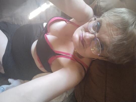 female-escorts-in-louisville-ky-502-600-0543-big-1